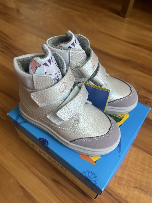 Продам ботинки демисезонные на девочку