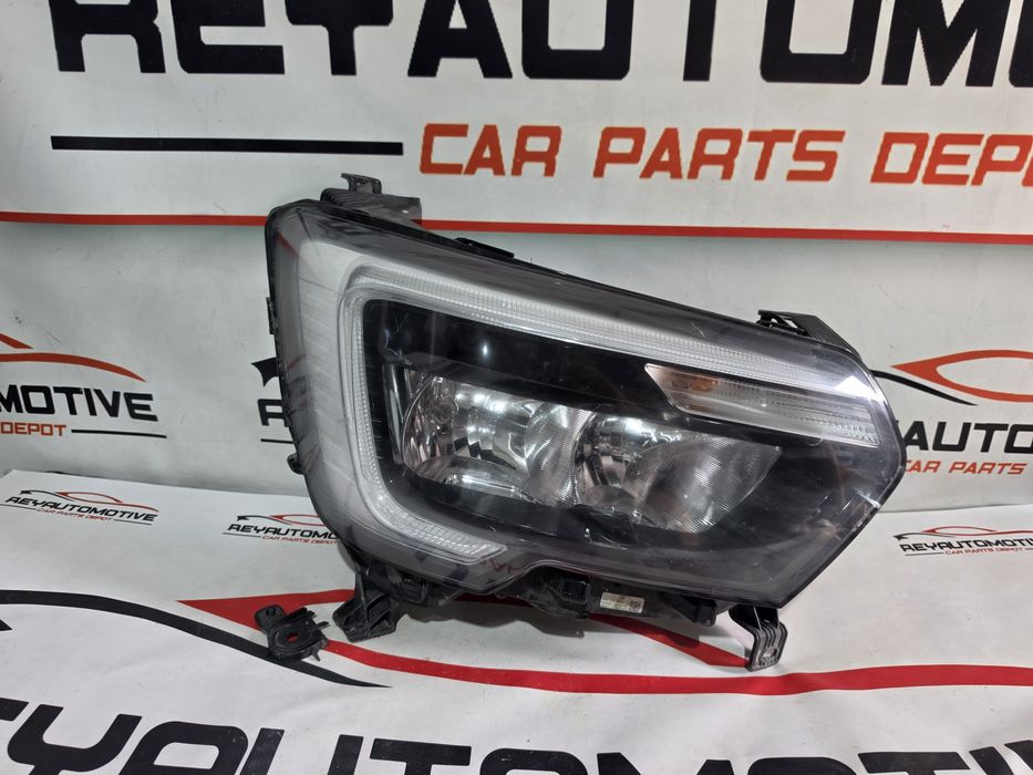 Far dreapta led Renault Master 3 dupa 2019 cod 260105567R