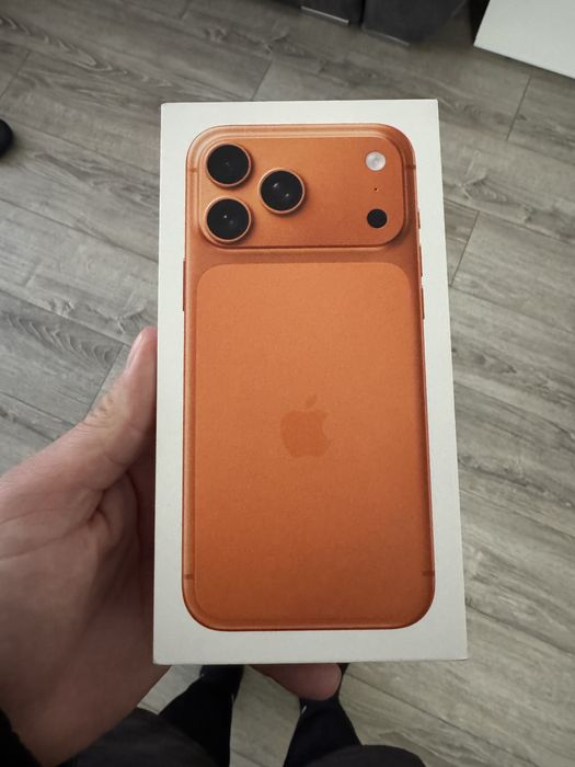 iPhone 17 pro max ORANGE 256GB