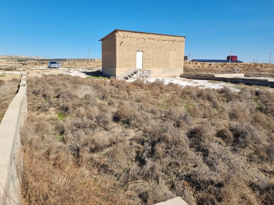 Yer sotiladi. 2 xona qurilgan.