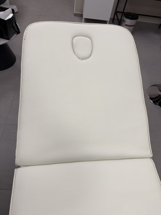 Козметична/масажна кушетка