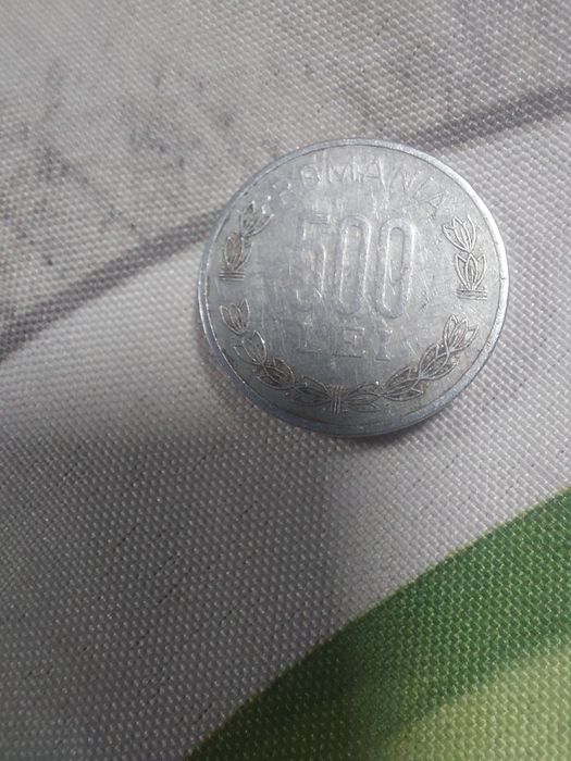 Vând moneda de 500 lei anul 2000