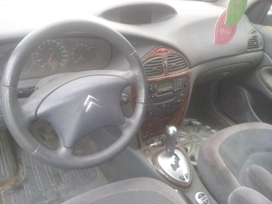 Aripa stanga citroen c5 an 2004