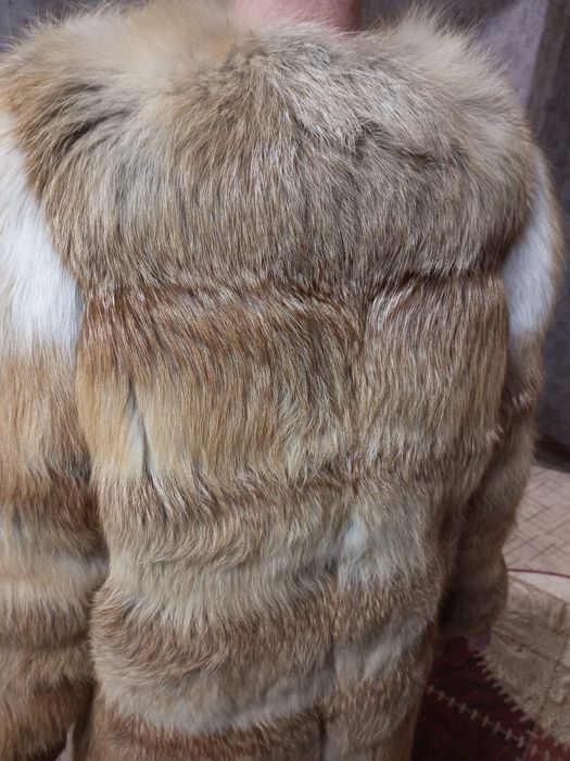 Шуба из меха лисы