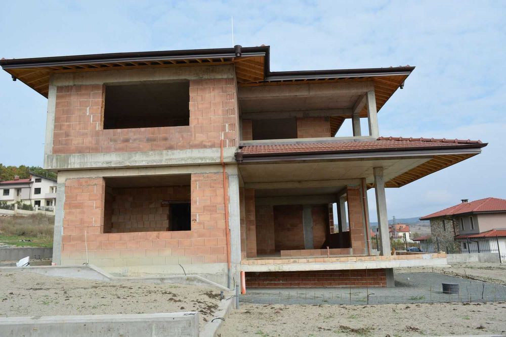 Строителство на Сгради/Къщи Груб Строеж