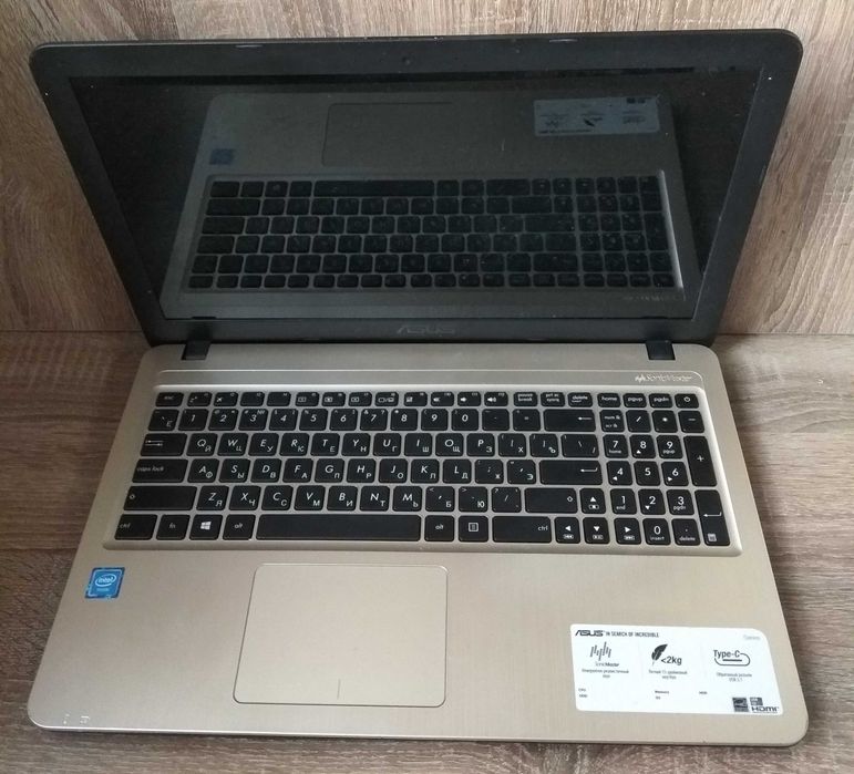 Ноутбук ASUS + мышка в подарок