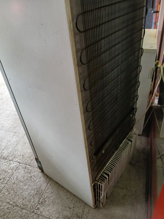 Хладилна витрина