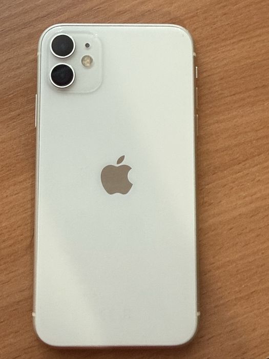 iPhone 11 с гарантией