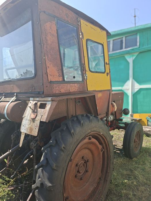 Трактор Т 24 с плугом