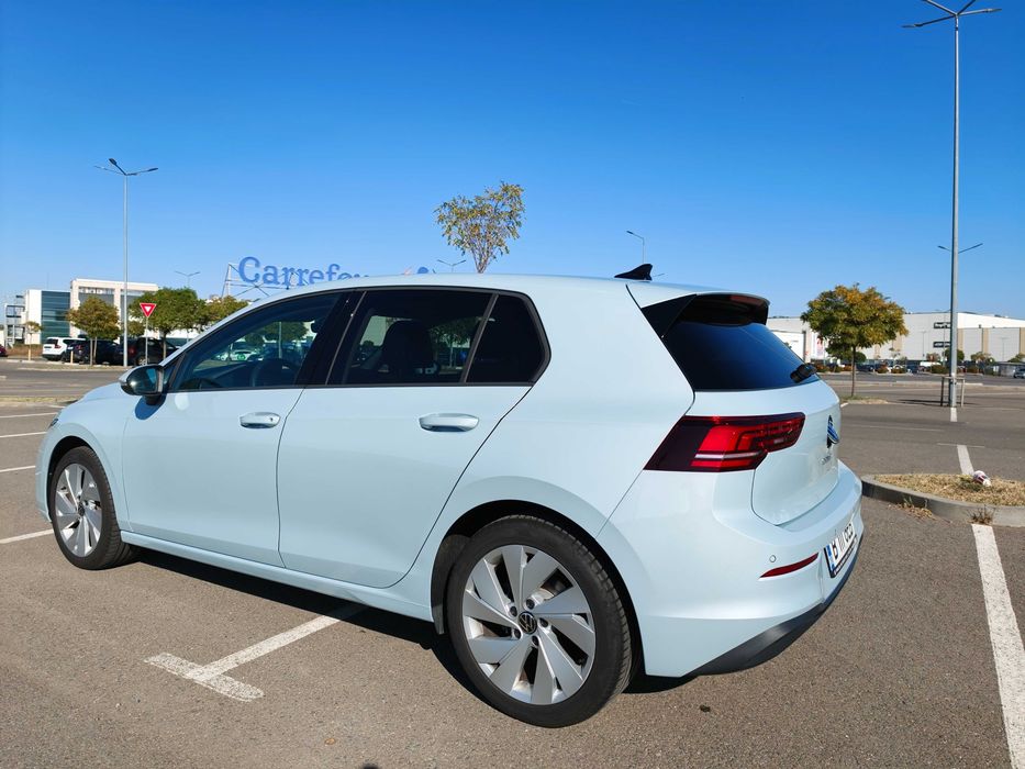 VW Golf 8.5 Facelift (2024)–1.5 TSI (4 cilindri) 150 CP–Cutie manuală