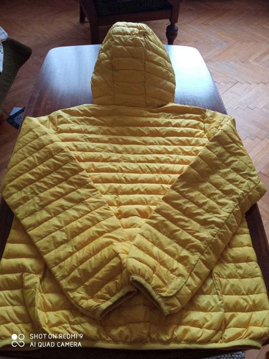 Продавам пролетно-есенно яке ново