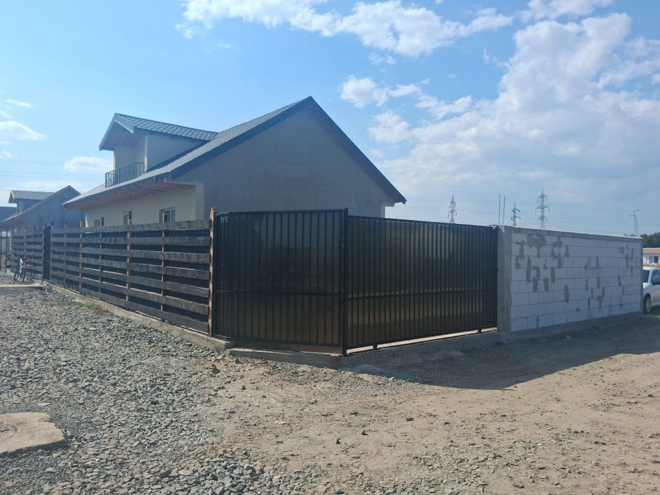 Proprietar, vand casa in Navodari V3