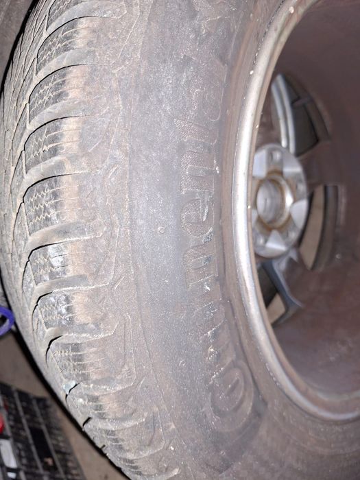 Vând jante +anvelope iarnă 195/ 65/ R15