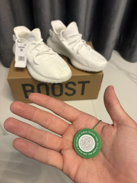 adidasi yeezy 350 v2