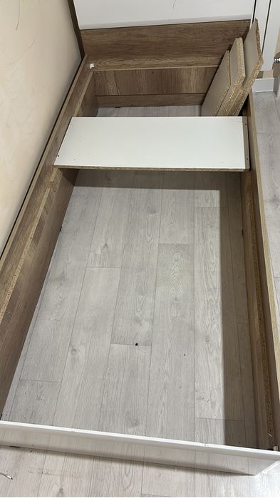 СРОЧНО Односпальная кровать