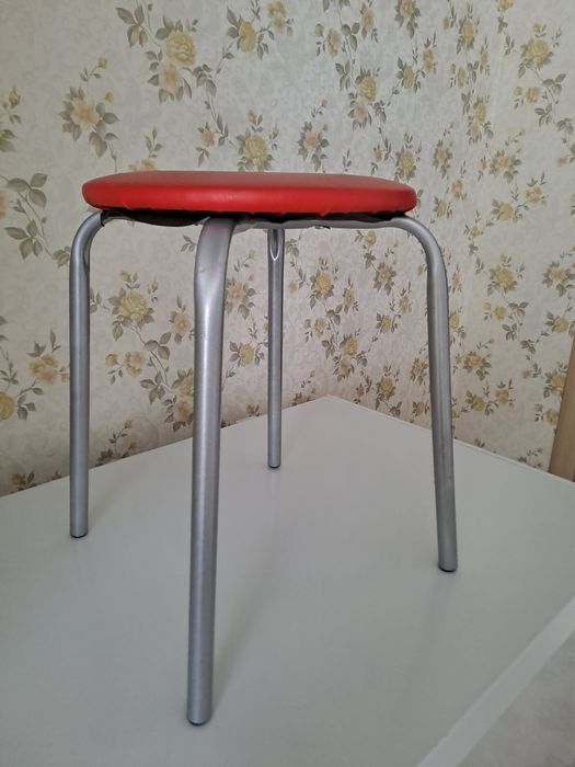 Продам  табуретки