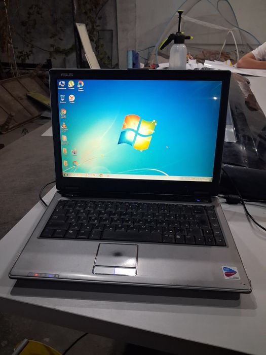 Ноутбук рабочий Асус и Dell