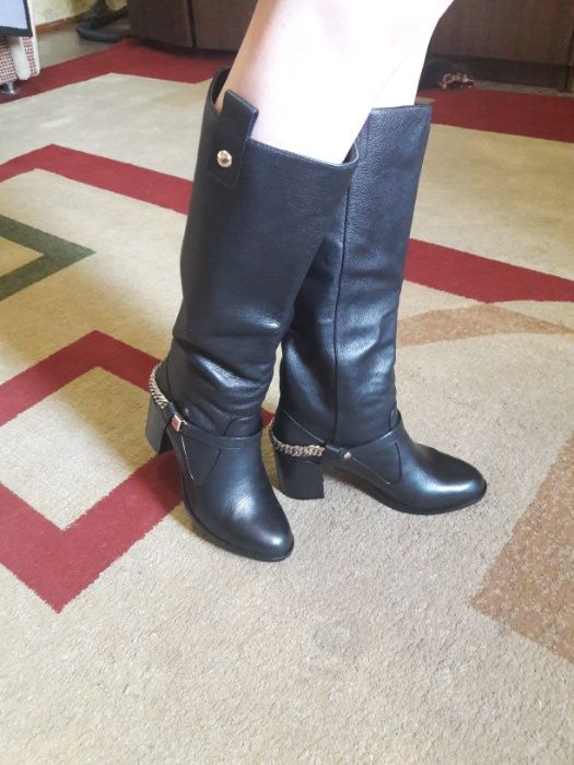 Зимние кожаные сапоги