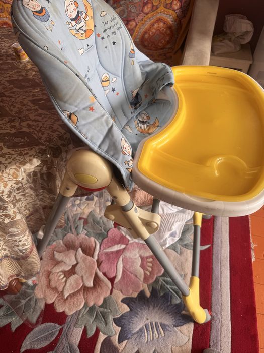 Продается манеж и столик для кормление