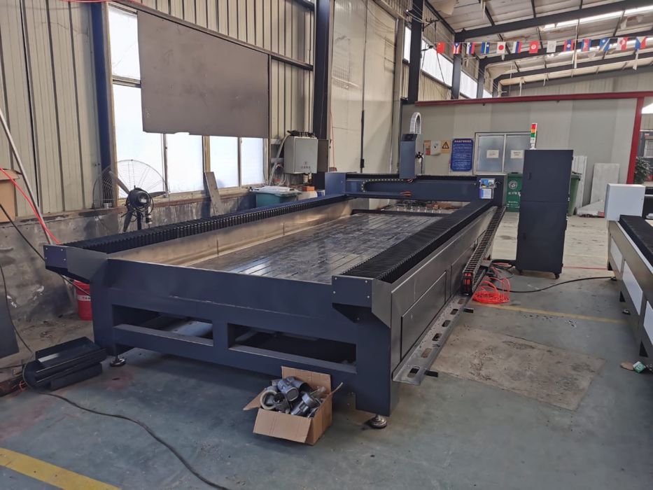 Фрезерный станок с ЧПУ 3 Axis для обработки камня и алюминия