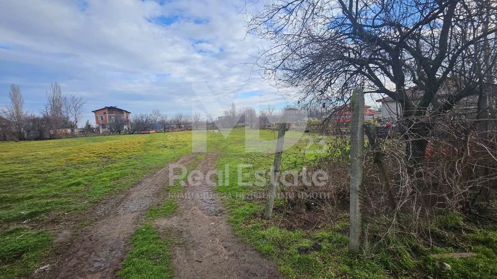 Парцел в Пловдив, област-с.Избеглии площ 1096 цена 29000