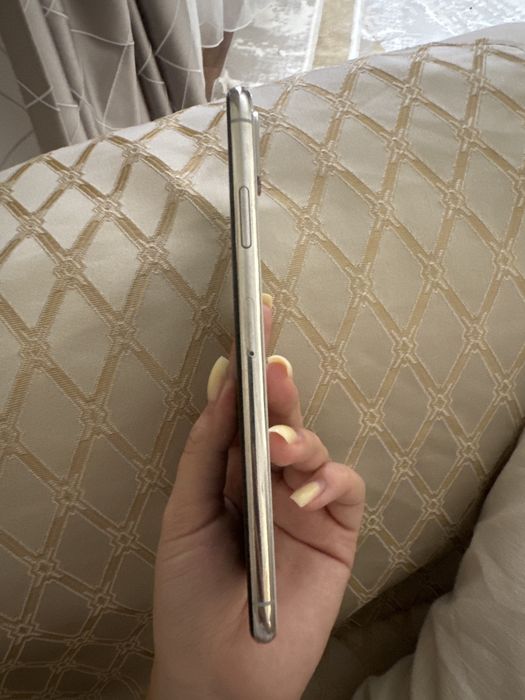 Iphone Xs max серебристый цвет