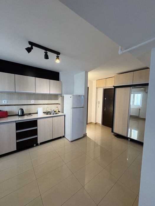 Beller, Nicolae Constantinescu, proprietar, 2 apartamente pe etaj, 3 camere