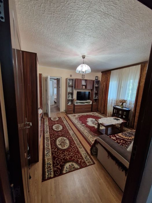 Vând apartament cu 2 camere!