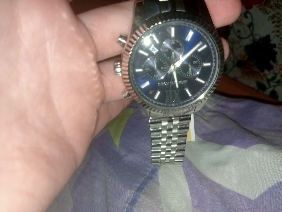 Часы доки все есть коробка тоже