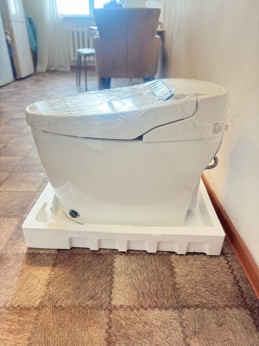 Унитаз с функцией биде