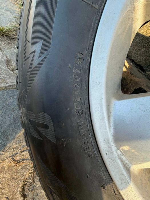 Джанти с гуми за Toyota Rav4 16 цола  с BRIDGESTONE DM-V3 215/70 R16