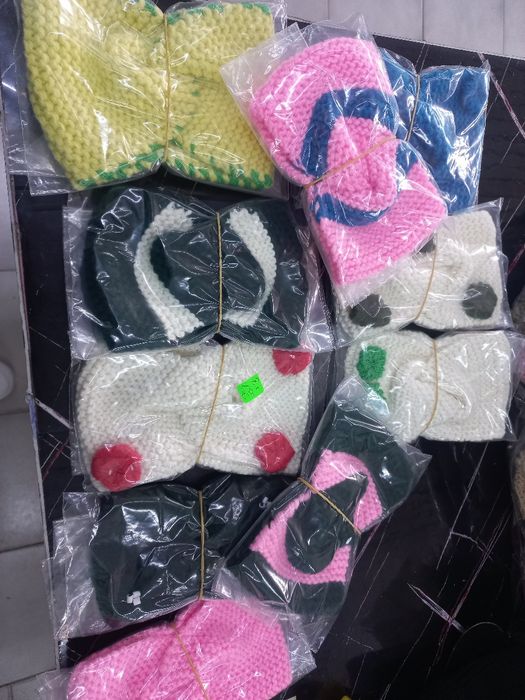 Детски ленти за глава и терлици ръчно изплетени