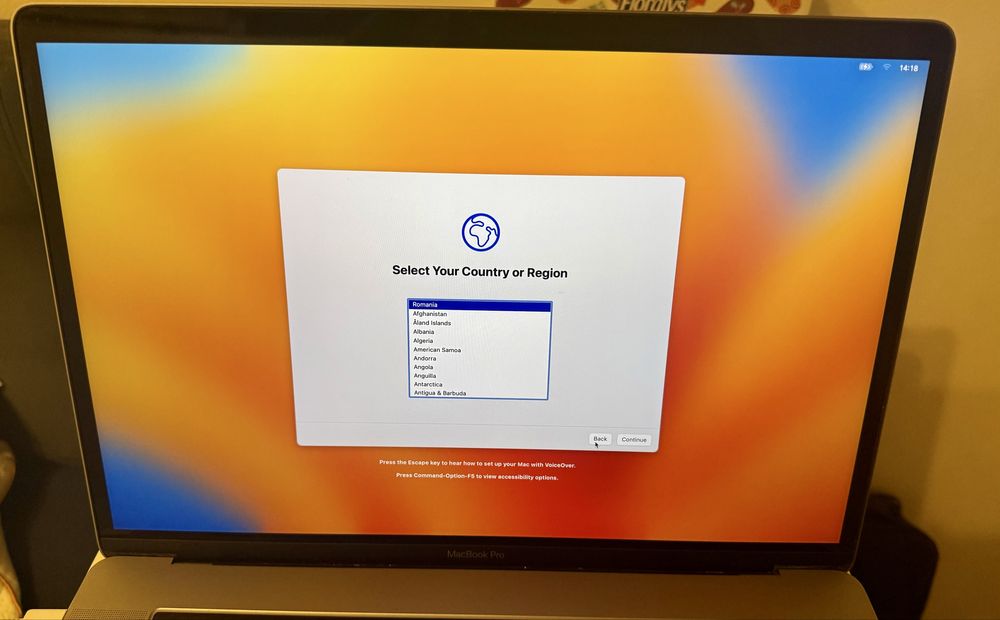 MacBook Pro, 15.4”, 16 GB RAM, video dedicat Radeon 4 GB, SSD 512 GB