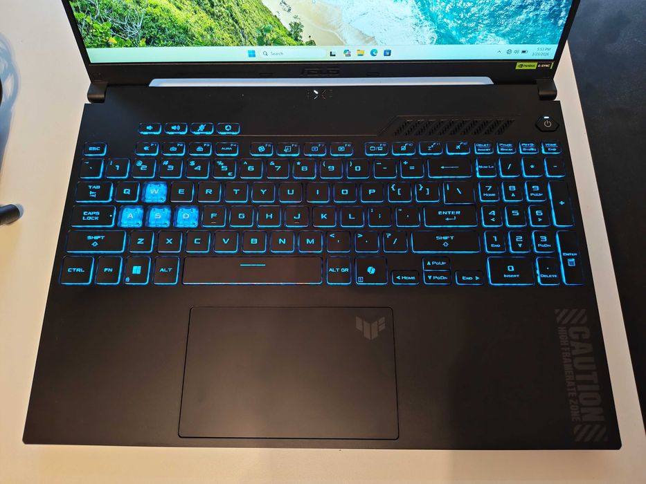 Laptop ASUS TUF F16 Intel Core 5 210H 16GB RTX 4050 144Hz G-SYNC