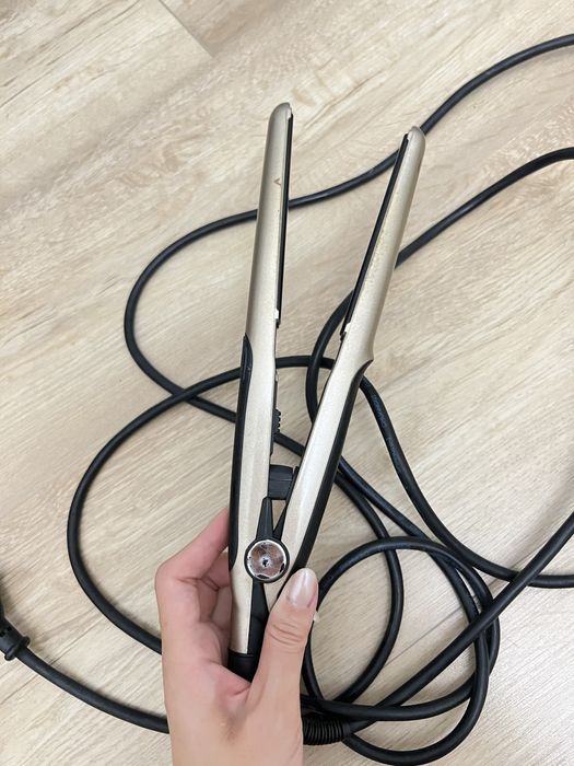 Продам утюжок Binatone