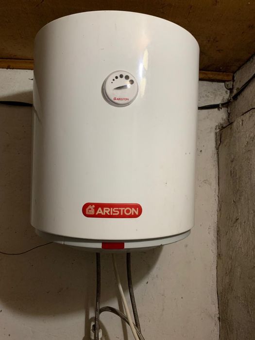 Продам бойлер "Ariston" б/у