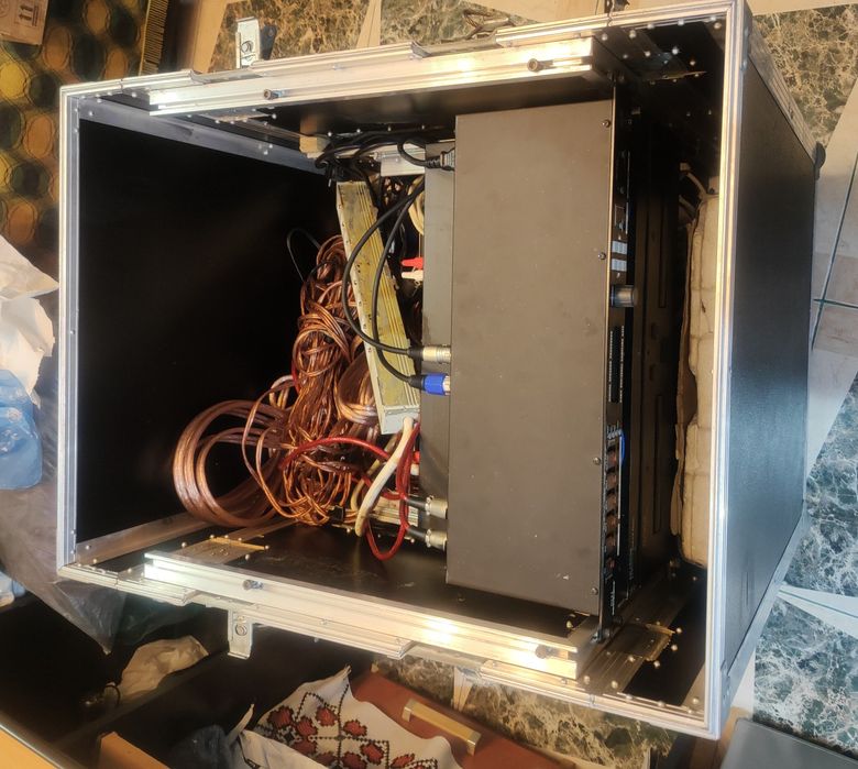 Rack puteri Amplificatoare