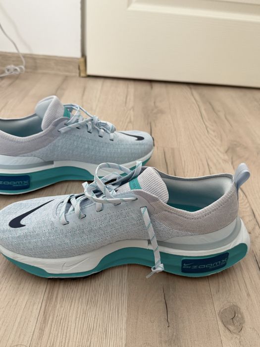 Vand Nike Invincible Run 3