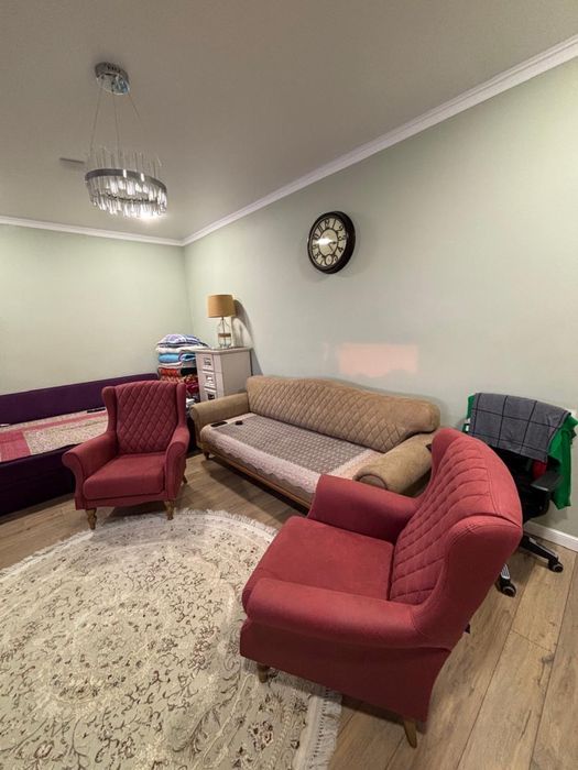 Продам диван с креслами