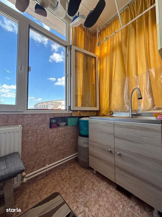 Apartament generos, centru Navodari, stradal,