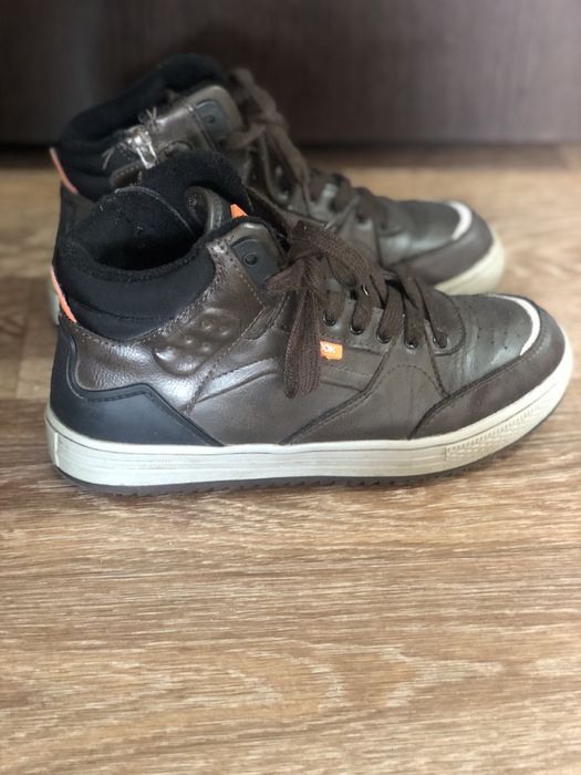 Продаю ботинки утепленные 35р