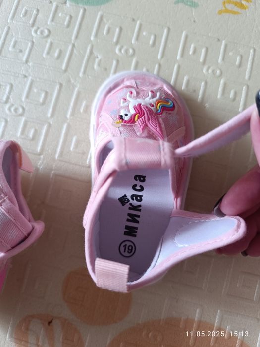 Продам сандали для девочки
