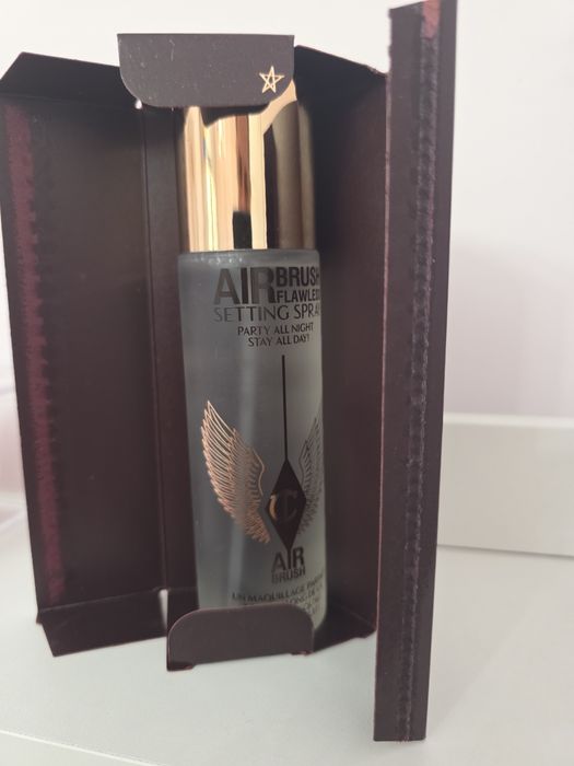 Charlotte tilbury фиксиращ спрей