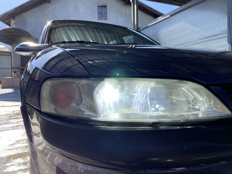 Оригинални ел. фарове Valeo за Вектра Б с монтирана LED система