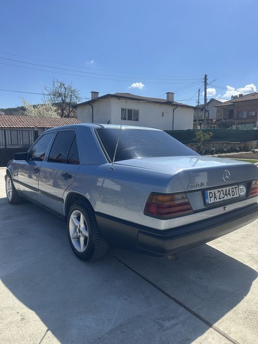 Мерцедес w124 250D