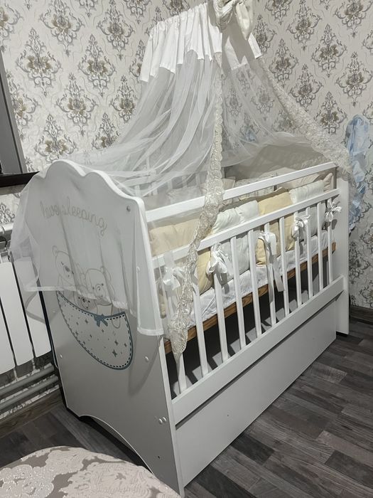 Кровать,бортики матрас