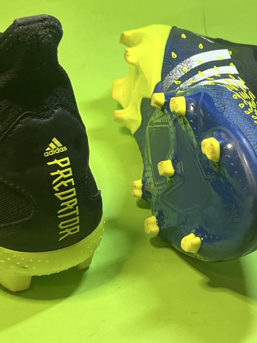 Футболни Бутонки Adidas Predator