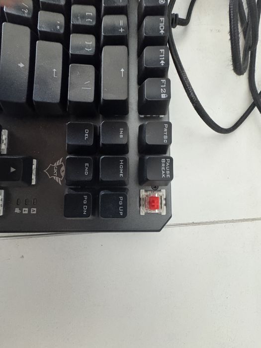Trust GXT 834 TKL – механична геймърска клавиатура