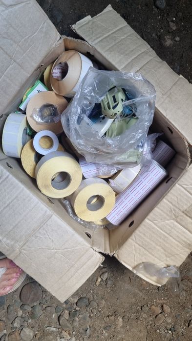 Продам клейкие ценники.
