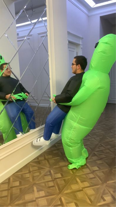 надувной костюм инопланетянина